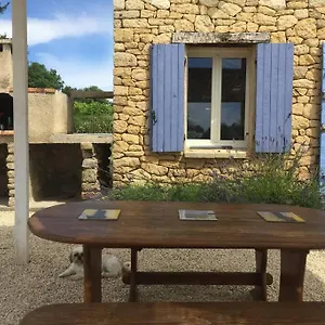 https://cabanon-de-charme-en-plein-coeur-des-vignes.fr-provencehotel.com